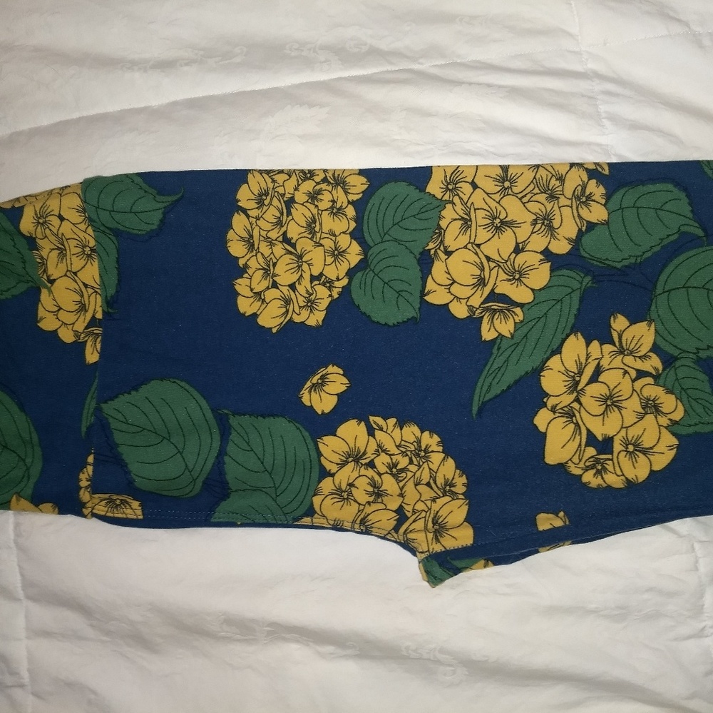 NWOT floral print OS leggings